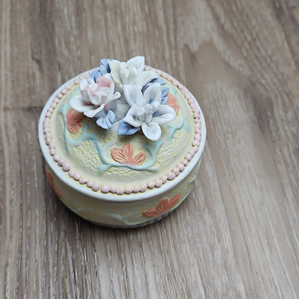 Floral Porcelain Round Trinket Box With 80s Vintage Decorative Keepsake Holder